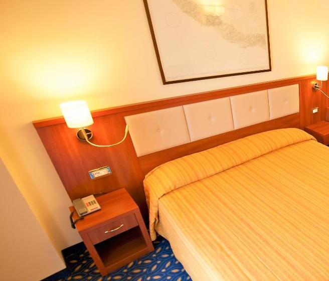 חדר אקונומי, Lake Hotel Benaco