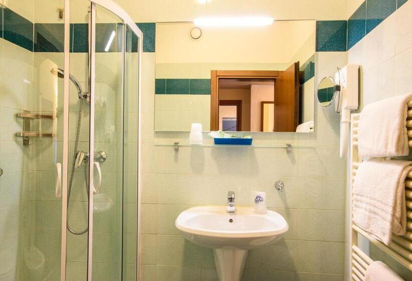 Номер Стандарт Трехместный, Lake Hotel Benaco