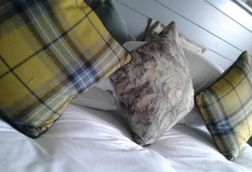 חדר קלאסי, Crown