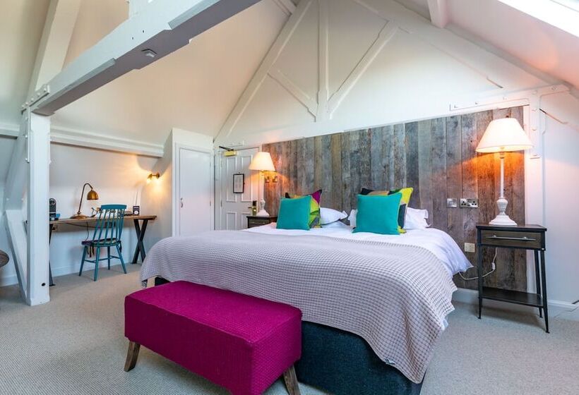 חדר קלאסי, Crown