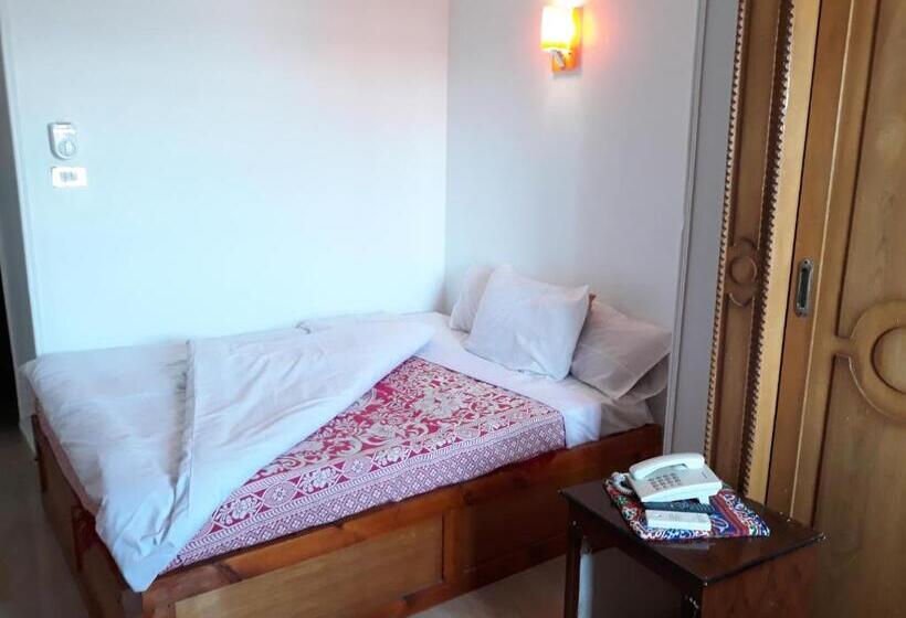 اتاق استاندارد با چشم‌انداز رودخانه, El Mesala