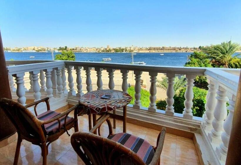 اتاق استاندارد با چشم‌انداز رودخانه, El Mesala