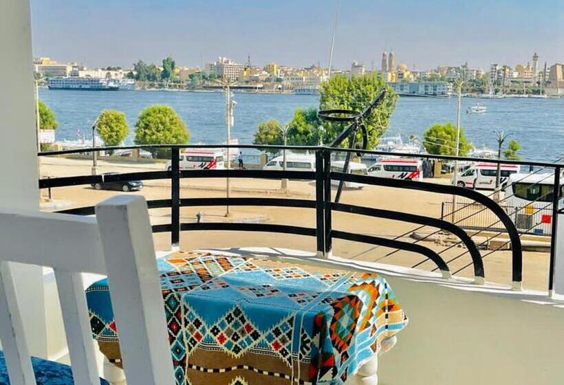 سوئیت خانواده 2 خوابه, El Mesala