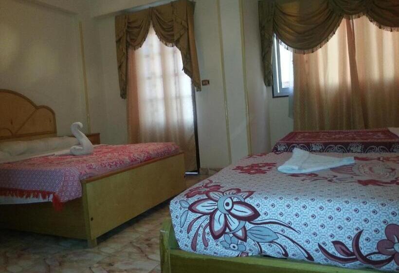 اتاق استاندارد سه نفره, El Mesala