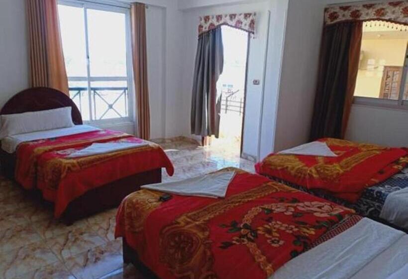 اتاق خانوادگی, El Mesala