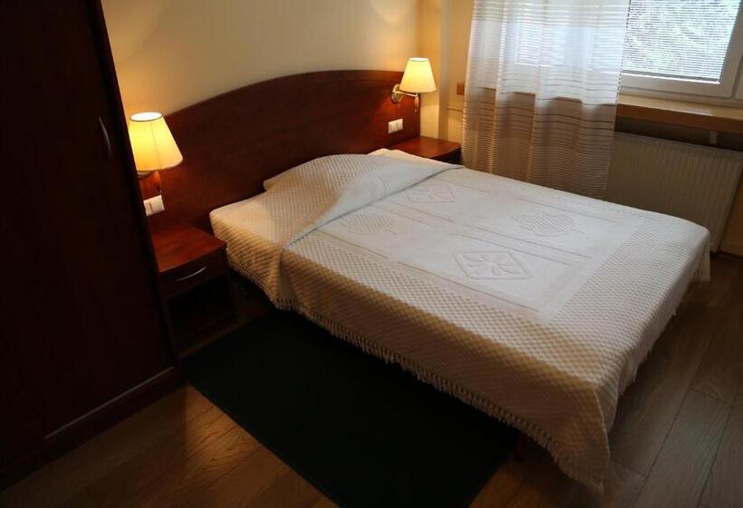 اتاق سوپریور یک تخته, Et Nocleg