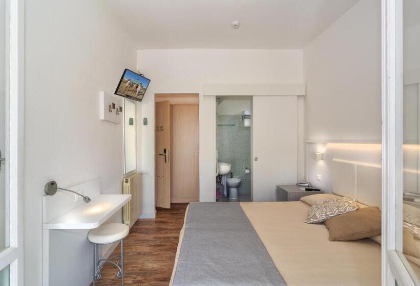 テラス付きスタンダードルーム, Hermitage