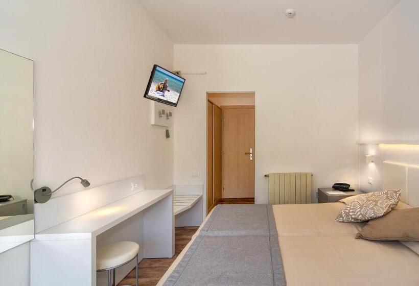 テラス付きスタンダードルーム, Hermitage