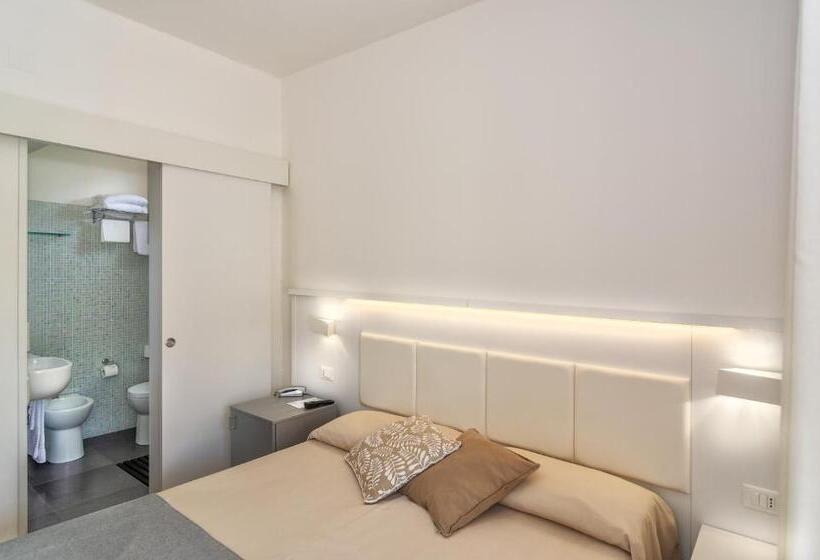 テラス付きスタンダードルーム, Hermitage