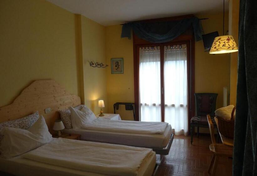 スタンダードトリプルルーム, La Caminatha