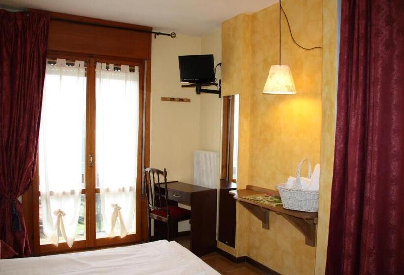 クラシックファミリールーム, La Caminatha