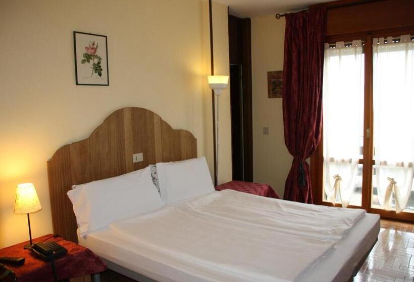 クラシックファミリールーム, La Caminatha