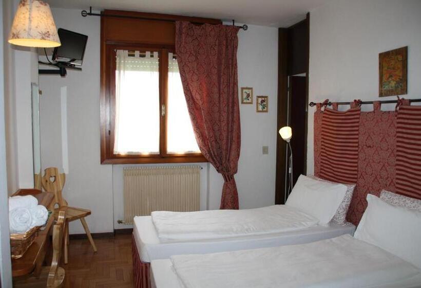 クラシックファミリールーム, La Caminatha