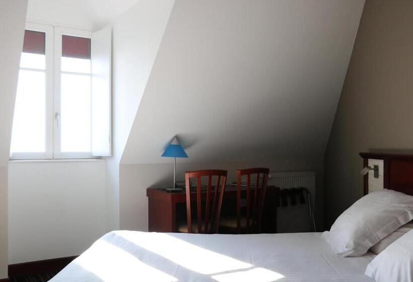 غرفة قياسية مطلّة علي البحر, La Mere Champlain