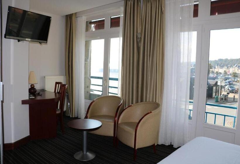 غرفة قياسية مطلّة علي البحر, La Mere Champlain