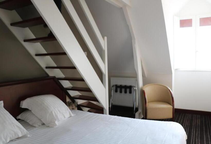 غرفة قياسية ثلاثية, La Mere Champlain