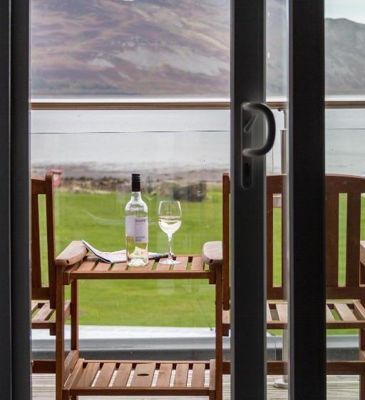 غرفة سوبيريور, Lamlash Bay