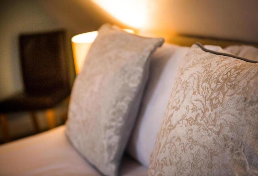 غرفة أساسية, Lamlash Bay