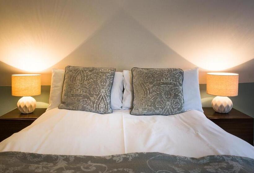 غرفة أساسية, Lamlash Bay