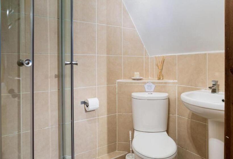 غرفة كلاسيكية مطلّة علي البحر, Lamlash Bay