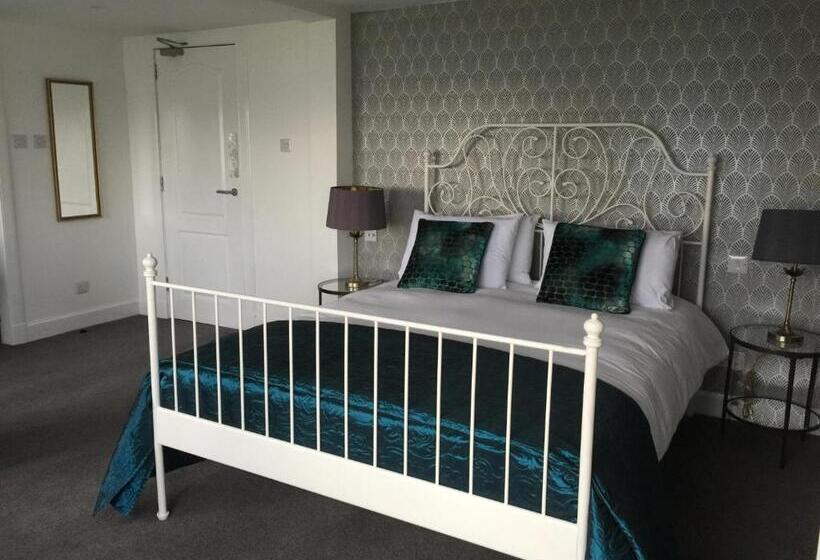 غرفة قياسية مطلّة علي البحر, Lamlash Bay