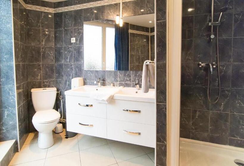 ファミリールーム, Le Pelican