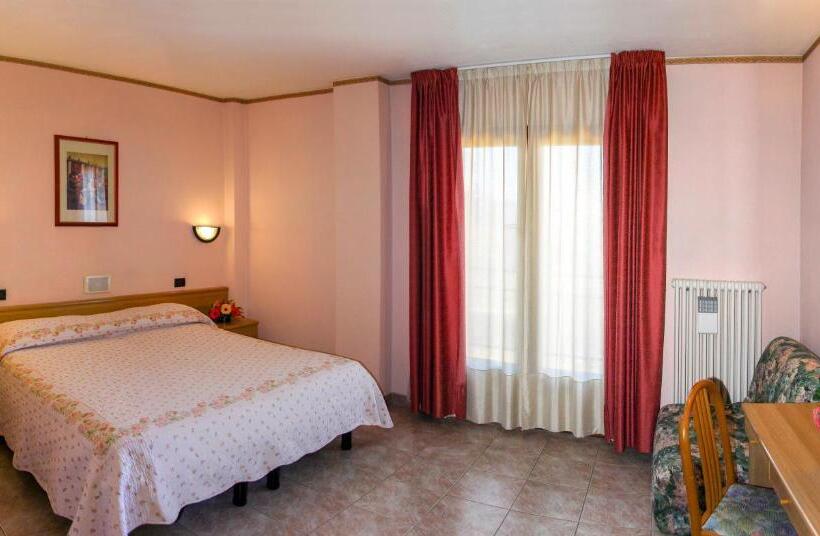 غرفة قياسية, Les Saisons