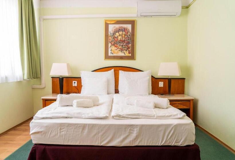 带1个卧室的公寓, Majerik