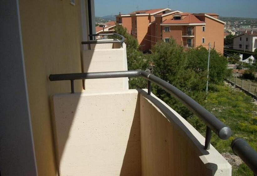 带阳台的三人标准间, Margherita