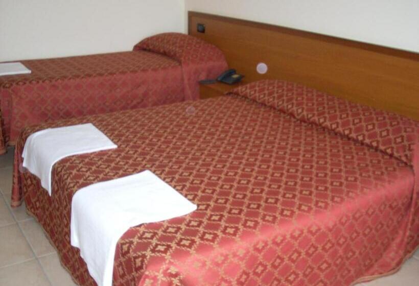 带阳台的三人标准间, Margherita