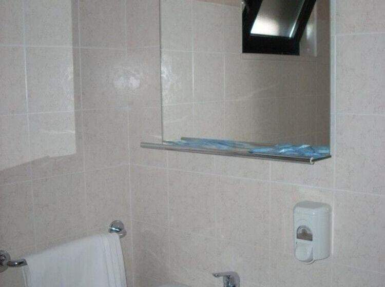 带阳台的三人标准间, Margherita