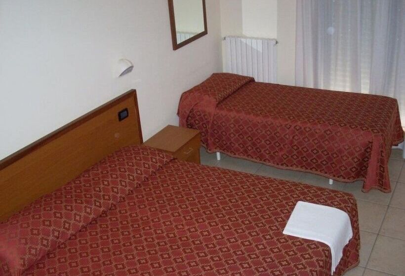 带阳台的三人标准间, Margherita