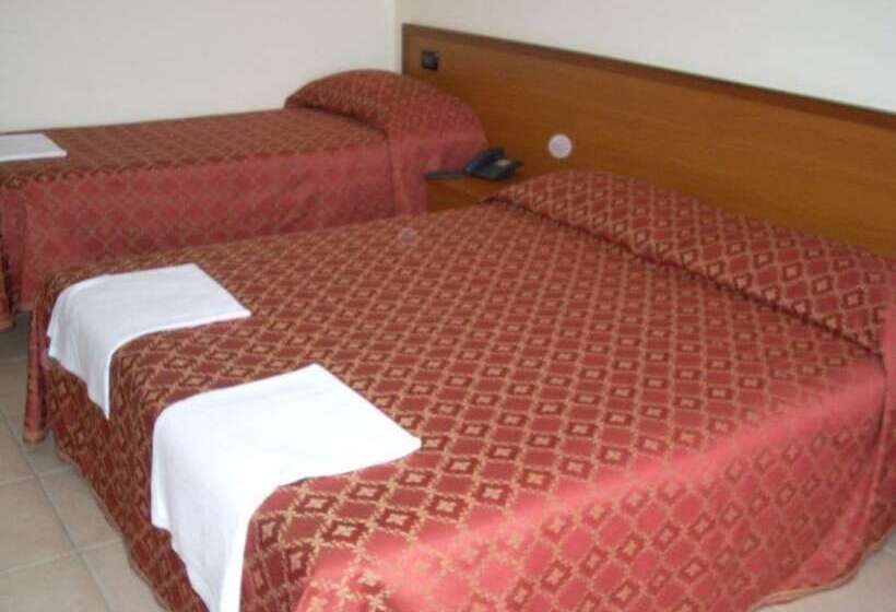 带阳台的三人标准间, Margherita