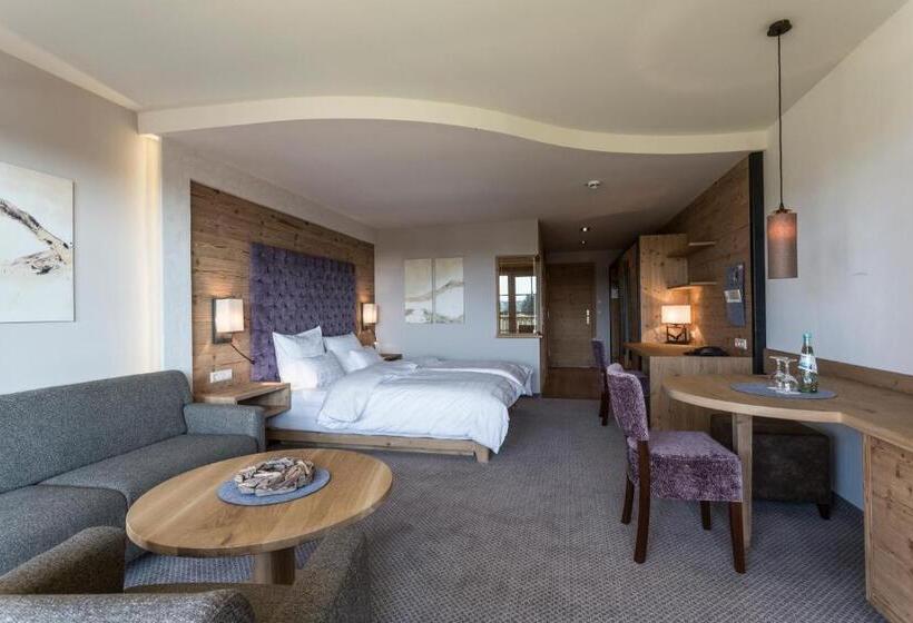 Superior Junior Süit, Meiser Vital