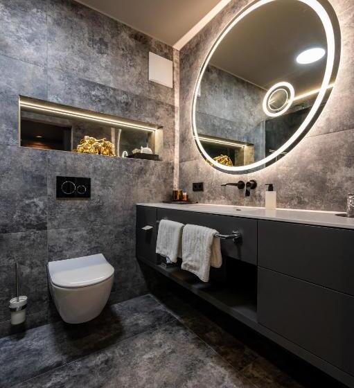 Balkonlu Lüks Oda, Meiser Vital