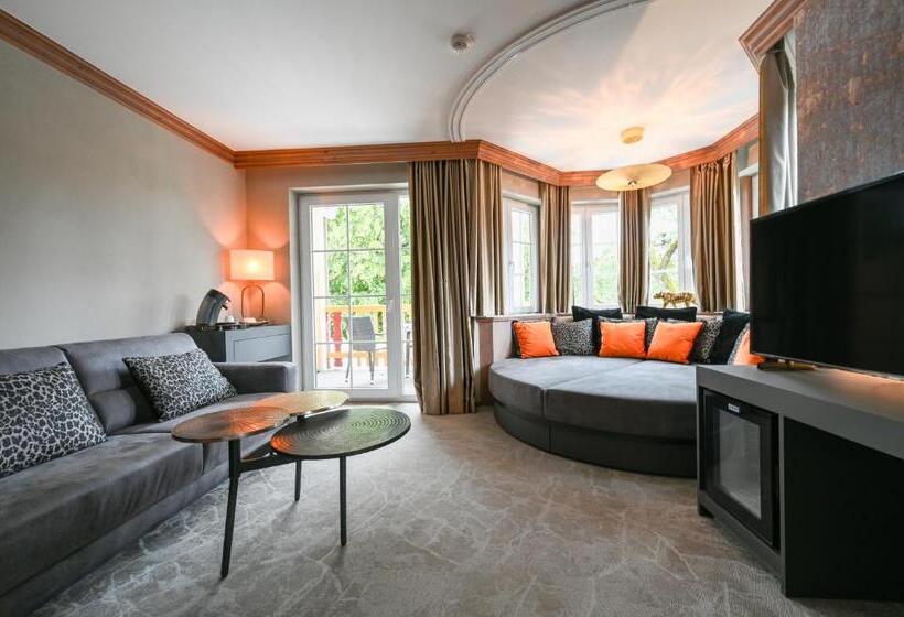 Delüks Süit, Meiser Vital