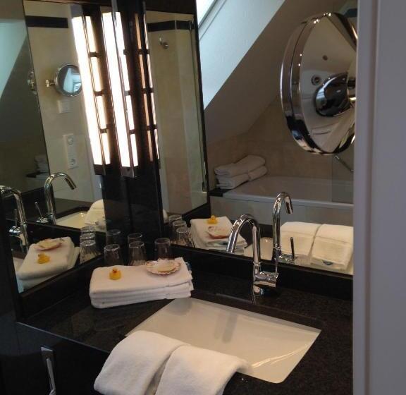 غرفة عائلية, Moosburger Hof