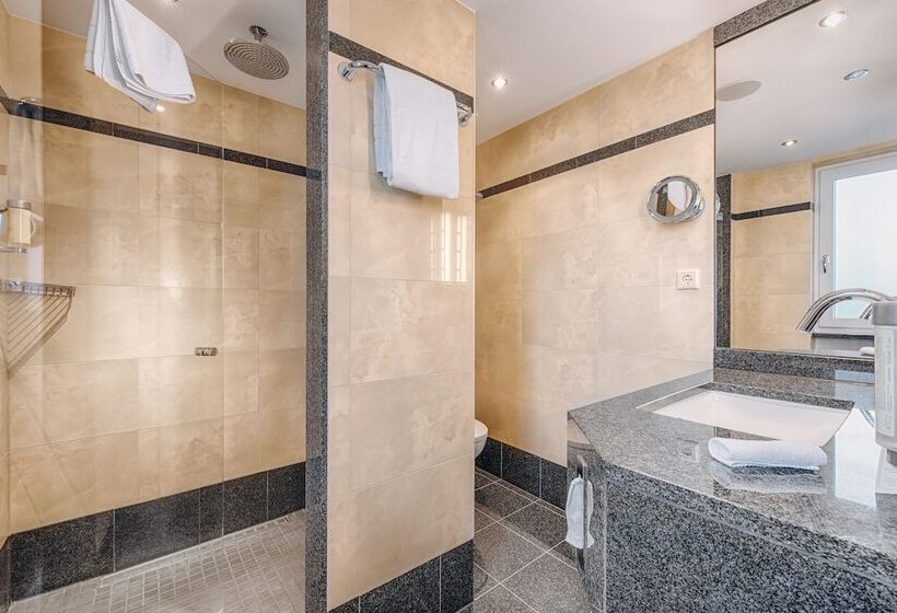 غرفة قياسية فردية, Moosburger Hof