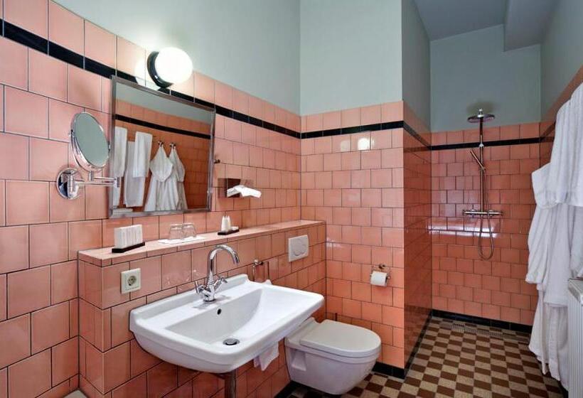 اتاق اجرایی, Nijver