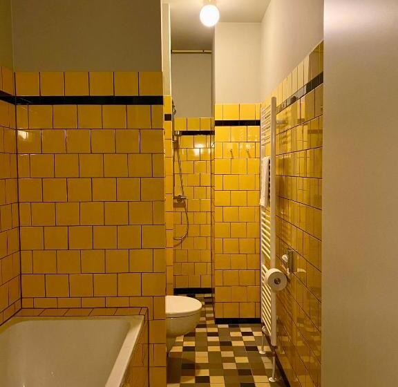 اتاق اجرایی, Nijver