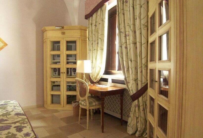 סוויטה נוף לים, Saraceno Al Faro