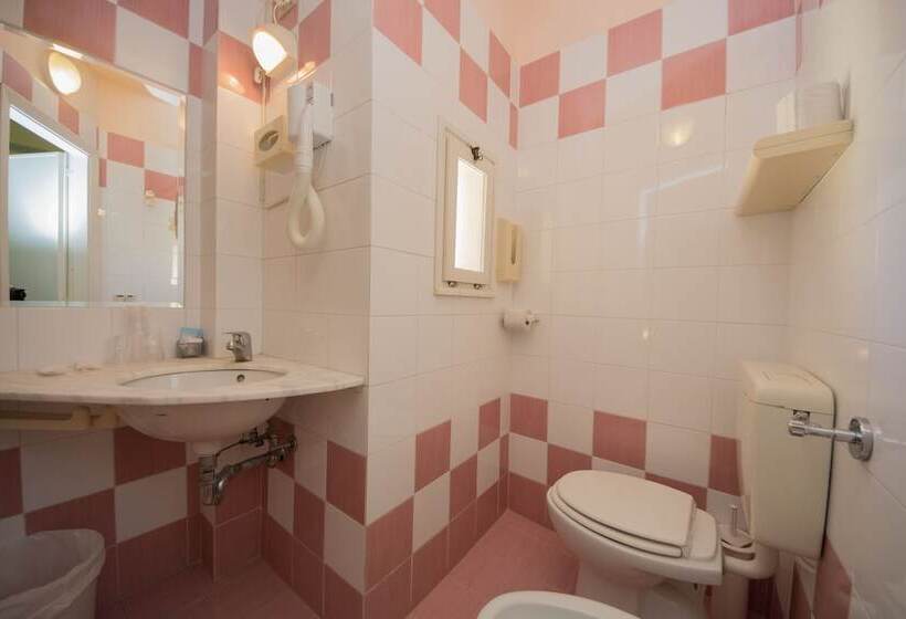 Quarto Triplo Estandar, Savoia