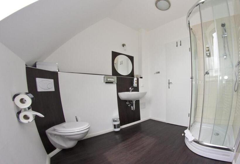 스탠다드 트리플 룸, Stadtperle Rostock