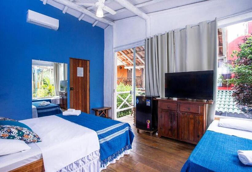 اتاق لوکس با وان آب گرم, Pousada Recanto Da Villa