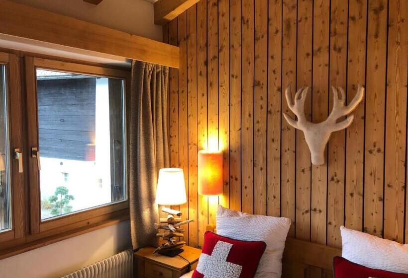 غرفة عائلية مطلّة علي الجبل, Victoria Retreat