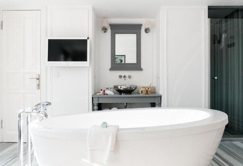 جناح سينيور, Vintage Hotel Alacati