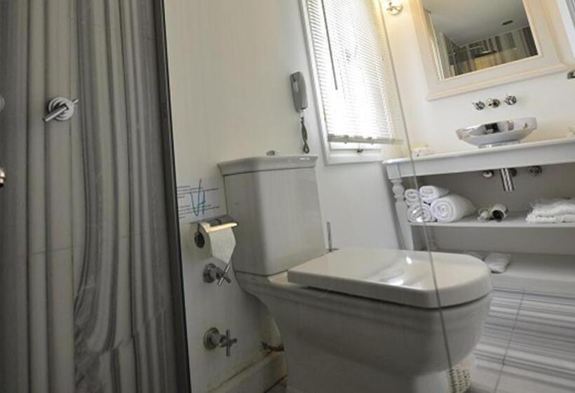 جناح جونيور, Vintage Hotel Alacati