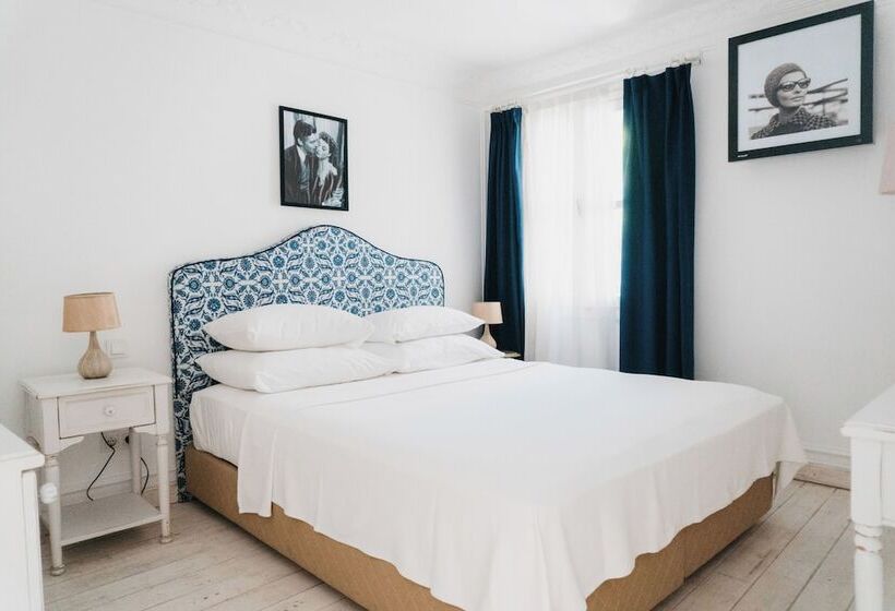 جناح جونيور, Vintage Hotel Alacati