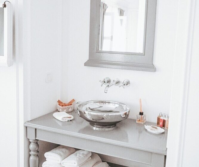 جناح جونيور, Vintage Hotel Alacati