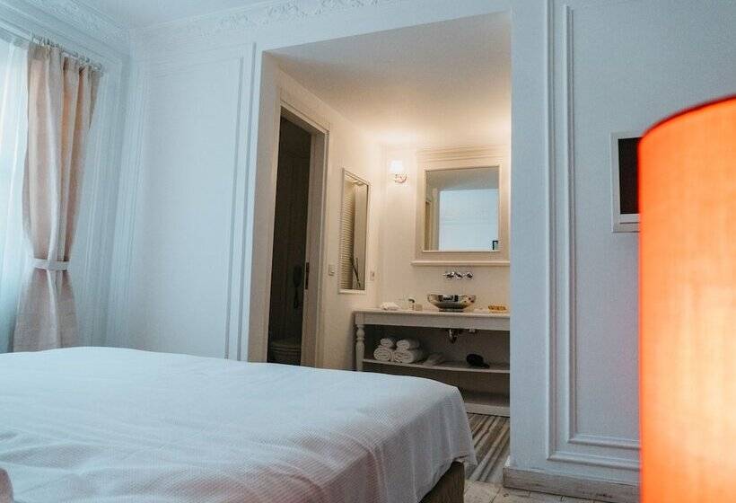 جناح جونيور, Vintage Hotel Alacati